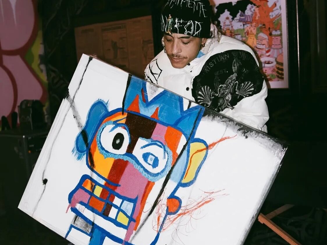 Lienzo pintado a mano con figura